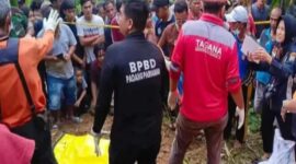 Jasad Nia saat dievaluasi petugas beberapa hari lalu. Foto:Istimewa