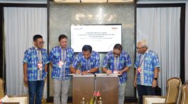 (Dari Kiri ke Kanan) Direktur Utama Telin Budi Satria Dharma Purba, Chief Commercial Officer Telin Kharisma, Chief Executive Officer Telin Hongkong I Ketut Alit Atmaja, SVP Head of Wholesale and Carrier Account Indosat Nicholas Soo, dan Director & Chief Business Officer Indosat Ooredoo Hutchison Muhammad Buldansyah saat penandatanganan perjanjian kerja sama untuk memperkuat lanskap konektivitas digital melalui platform NeuTrafiX pada Rabu, (28/8). Foto:Telkom