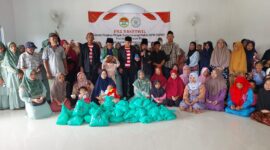 DPW Ikama Kepri bagikan sembako, Minggu (8/9). Foto;Ist/matapedia