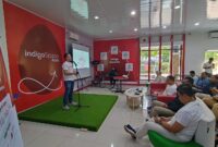 Direktur Digital Business Telkom Muhamad Fajrin Rasyid (tengah) dalam peresmian IndigoSpace Aceh di Banda Aceh, Minggu (8/9).Foto:Telkom