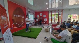 Direktur Digital Business Telkom Muhamad Fajrin Rasyid (tengah) dalam peresmian IndigoSpace Aceh di Banda Aceh, Minggu (8/9).Foto:Telkom