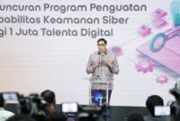 President Director &CEO Indosat Vikram Sinha dan Menkominfo Budi Arie Setiadi dan Country manager & President Director Mastercard Indonesia Aileen Goh saat peluncuran keamanan siber di Jakarta Rabu (12/9). Foto:Indosat