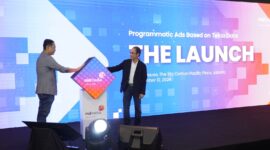 Kiri ke Kanan VP Digital Advertising Wholesale and Interconnect Telkomsel Arief Pradetya, Direktur TelkomMetra Pramasaleh Hario Utomo, Direktur Group Business Development Telkom Honesti Basyir, Direktur Utama MDMedia Arif Prabowo, dan Executive Steering Committee Country Managing Director Accenture Indonesia Jayant Bhargava dalam acara peluncuran Programmatic Advertising berbasis Data Telco “AdXelerate” di Glass House Ritz Carlton Pacific Place pada Kamis (13/09). Foto:Telkom