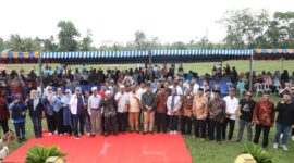 Warga Lingga siap untuk menenangkan Rudi-Aunur. Foto:Ist