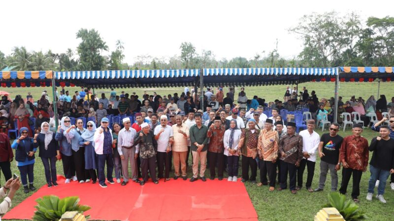 Warga Lingga siap untuk menenangkan Rudi-Aunur. Foto:Ist