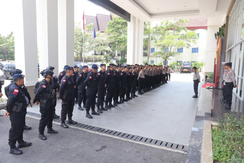 Personel Polda Kepri melakukan Apel dalam pengamanan pencabutan nomor Calon Gubernur dan wakil Gubernur di Tanjungpinang, Senin (23/9/2024). Matapedia6.com/Dok Humas Polda