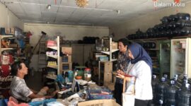 Ombudsman Kepri saat cek di toko-toko dan pangkalan beberapa waktu lalu. Foto:Dok/Ist