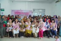 Srikandi PLN Batam program ibu asuh. Foto:Dok/PLN Batam