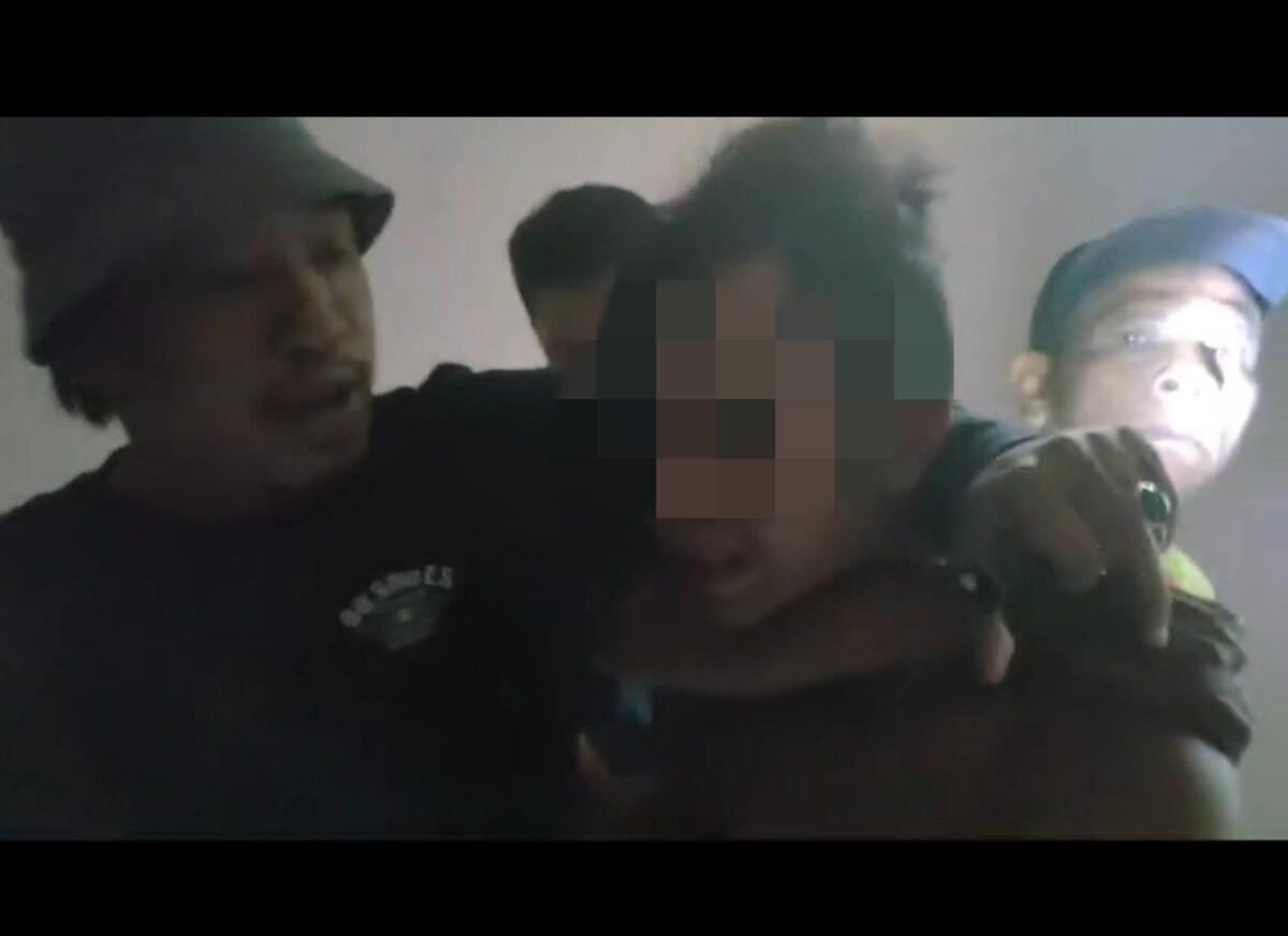 Screenshot video polisi tangkap terduga pelaku pada Kamis (19/9). Foto:Ist/matapedia