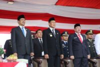 Ketua DPRD Kota Batam Muhammad Kamaluddin bersama Pjs Wali Kota Batam saat upacara HUT TNI ke-79, Sabtu (5/10). Foto:Dok/Diskominfo