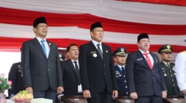 Ketua DPRD Kota Batam Muhammad Kamaluddin bersama Pjs Wali Kota Batam saat upacara HUT TNI ke-79, Sabtu (5/10). Foto:Dok/Diskominfo