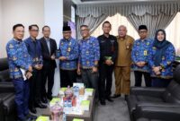 Sekda Batam bersama Kadis Pariwisata terima audensi, Senin (28/10). Foto:Dok/Diskominfo