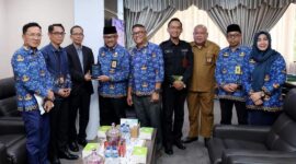 Sekda Batam bersama Kadis Pariwisata terima audensi, Senin (28/10). Foto:Dok/Diskominfo