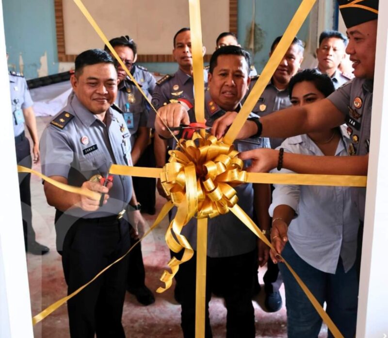 Kanwil Kemenkumham Kepri potong pita Vihara di Rutan Tanjungpinang, Selasa (29/10). Foto:Istimewa