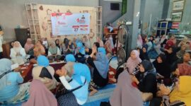 Calon wakil Gubernur Kepri Nyanyang Haris Pratama saat bertemu dengan Persatuan Pejuang Perempuan (PPP) Sekupang, Senin (1/10/2029). Matapedia6.com/ Dok Agus