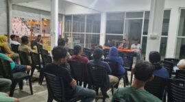 Warga Buana Central Park Minta Developer rapat mengenai kenaikan Iuran Lingkungan, Sabtu (5/10). Foto:Meizon/matapedia