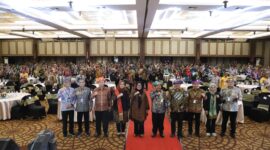 Plt Gubernur Kepri Marlin tengah. Foto:Ist