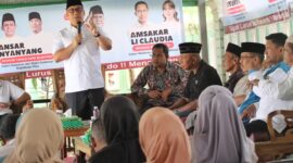 Calon wakil Gubernur nomor urut 1 Nyanyang Haris Pratamura kampanye dialogis yang dihadiri ratusan warga Kampung Melayu, Baru Besar, Rabu (9/9/2024). Matapedia6.com/Dok Agus