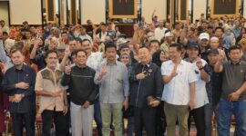 Masyarakat Tanjungpinang bersama Rudi. Foto:Istimewa