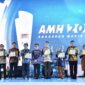 Penyerahan penghargaan pada ajang Anugerah Media Humas (AMH) 2024. Foto:Telkom