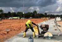 Seorang pekerja di bundaran Punggur. Foto:Humas BP Batam