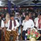Warga asal Miang Tanjungpinang bersama Rudi beberapa hari lalu. Foto:Istimewa