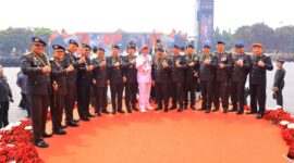 Kapolda Kepri Irjen Pol Yan Fitri Halimansyah, bersama Kapolda di Indonesia foto bersama usai apel persiapan Pengamanan pelantikan Presiden dan Wakil Presiden Republik Indonesia di Markas Komando Korps Brigade Mobil (Mako Brimob), Kelapa Dua, Depok. Pada Senin (14/10/2024). Matapedia6.com/ Dok Humas Polda