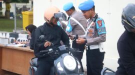 Bidang Profesi dan Pengamanan (Bid Propam) Polda Kepri melaksanakan Penegakan Ketertiban dan Disiplin (Gaktiblin) di pintu masuk Polda Kepri, Rabu (16/10/24). Matapedia6.com/ Dok Humas Polda