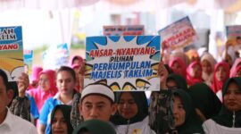 Perkumpulan Majelis Taklim Kota Batam menyampaikan komitmennya mendukung pasangan Ansar-Nyanyang di Kepri dan  Amsakar-Li Claudia di Kota Batam, Jumat (18/10/2024). Matapedia6.com/Rega