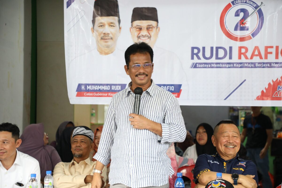 Cagub Rudi bersama masyarakat Tanjungpinang. Foto:Istimewa