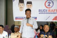 Cagub Rudi bersama masyarakat Tanjungpinang. Foto:Istimewa