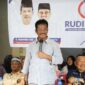 Cagub Rudi bersama masyarakat Tanjungpinang. Foto:Istimewa