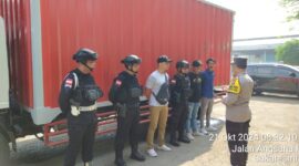 Polda Kepri turunkan tim pengawalan pengiriman surat suara dipimpin  Plh Kabagdalops Polda Kepri AKBP Rudi Syahriadi Idris melalui jalur darat dari Jawa Barat menuju Kepri Kepri, Senin (21/10/2024). Matapedia6.com/Dok Humas Polda