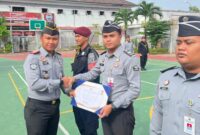 Karutan Batam saat berikan penghargaan. Foto:Istimewa