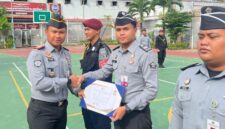 Karutan Batam saat berikan penghargaan. Foto:Istimewa