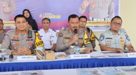 Kabid Humas Polda Kepri bersama Dirlantas Polda Kepri saat jumpa pers, Selasa (22/10). Foto:Dok/Ist-matapedia