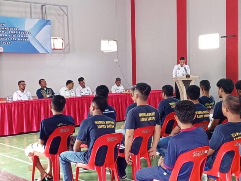 Lapas Batam bekerja sama dengan Dinas Tenaga Kerja (Disnaker) dan LPK Sumber Ilmu Batam, gelar pelatihan pertanian dan budidaya ikan air tawar di Aula Sahardjo Lapas Batam, Rabu (23/10/2024). Matapedia6.com/Dok Lapas