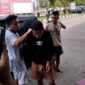 Pelaku penikaman seorang pria di Simpang Dam Muka Kuning, saat digiring polisi di Polresta Barelang, Jumat (25/10/2024). Matapedia6.com/ Luci