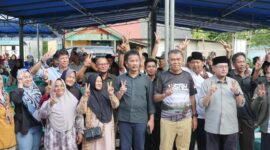 Masyarakat Natuna dengan Cagub Kepri nomor urut dua. Foto:Istimewa