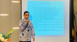 Direktur Eksekutif Liberte Institute, Indrayadi saat paparkan hasil survei di Batam, Sabtu (26/10). Foto:Istimewa