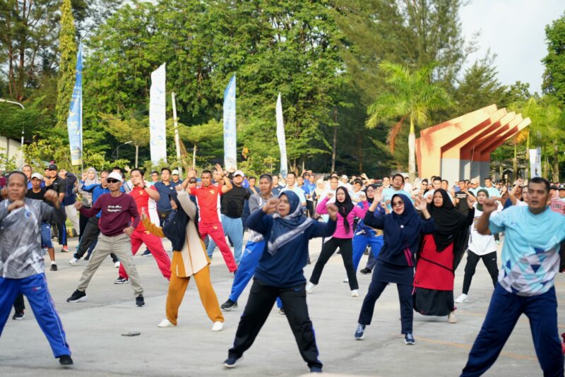 Mancing mania sekaligus senam pegawai BP Batam. Foto:Dok/Humas