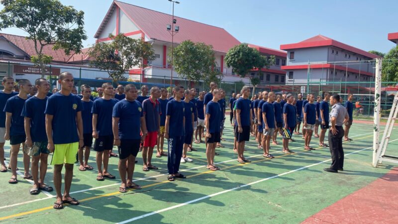 Sebanyak 77 Warga Binaan Pemasyarakatan di Lapas Kelas IIA Batam, ikuti program pelatihan Baris Berbaris, Selasa (29/10/2024). Matapedia6.com/ Dok Lapas