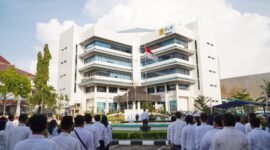 PLN Batam menggelar upacara bendera hari listrik dan sumpah pemuda beberapa hari lalu. Foto:Dok/Humas PLN