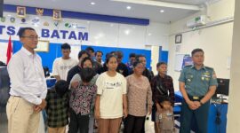 Lantamal IV Batam serahkan calon PMI ilegal. Foto:Dok/Istimewa