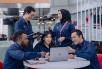 Petugas Telkom. Foto:Ist