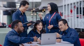 Petugas Telkom. Foto:Ist