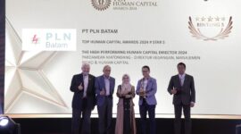 PLN Batam meraih penghargaan di ajang Top Human Capital Awards, Rabu (30/10). Foto:Dok/Humas PLN