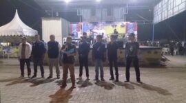 Robin Manik Ketua Dewan Pimpinan Wilayah Provinsi Kepri Partai Prima saat membacakan manifesto politik di depan Ansar Ahmad di Lapangan SP Plaza Sagulung, Sabtu (5/10/2024). Matapedia6.com/ Luci