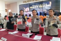 Kapolresta Barelang Kombes Pol H.Ompusungu menunjukkan barang bukti saat ekspos di Polresta Barelang, Jumat (25/10/2024). Matapedia6.com/Luci