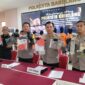 Kapolresta Barelang Kombes Pol H.Ompusungu menunjukkan barang bukti saat ekspos di Polresta Barelang, Jumat (25/10/2024). Matapedia6.com/Luci